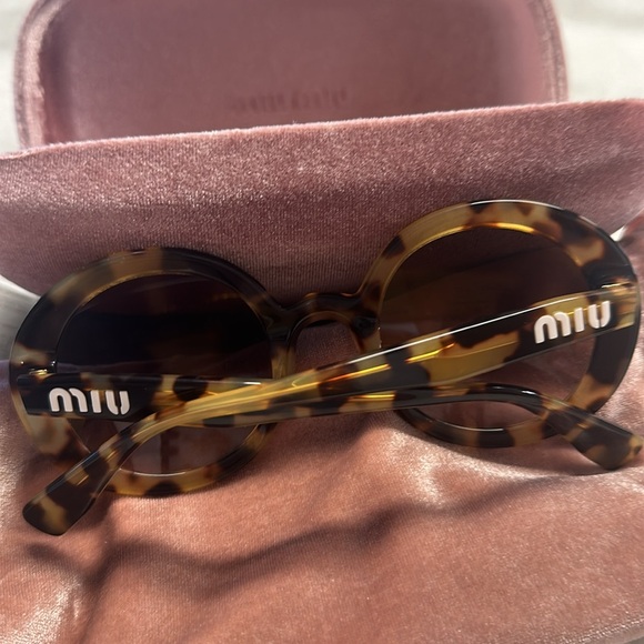 Authentic Miu Miu turtle shell sunglasses - Picture 10 of 12